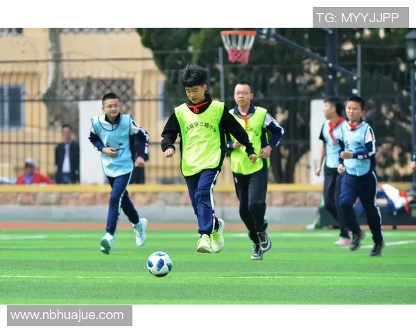 青岛街头偶遇足球明星的惊喜瞬间与背后故事揭秘